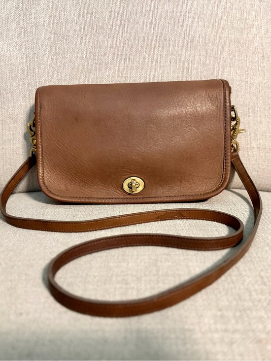 Coach Handbags - Pre-1994 Vintage Coach Pocket Purse/ Penny Pocket